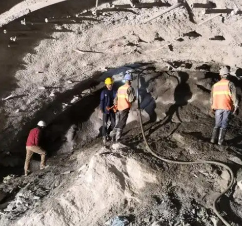 桓台拱顶带模注浆料的施工流程及注意事项